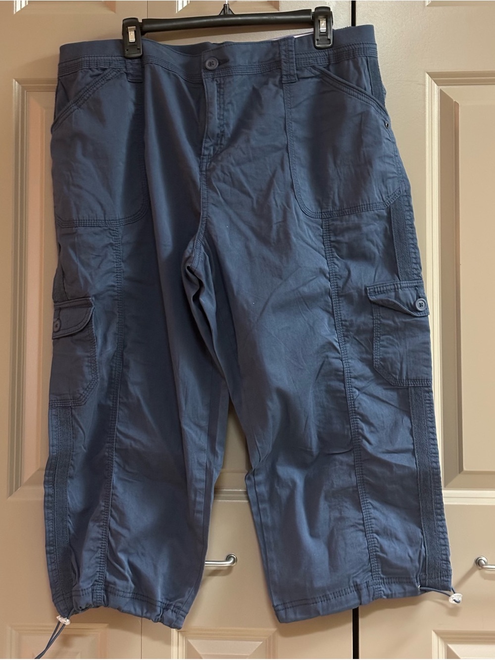 Women's Cropped Cargo Capris in Slate Blue
